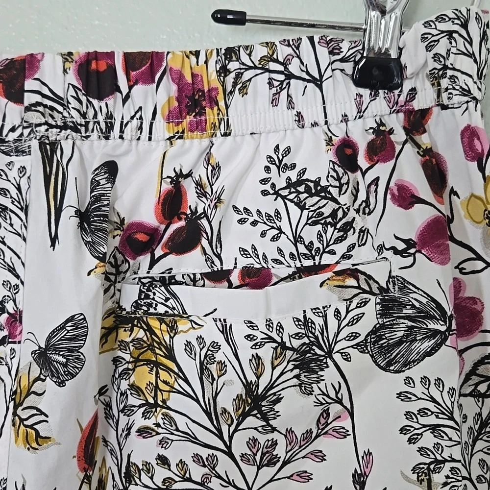 Super Massive | White Floral Print Cotton Shorts Size Large